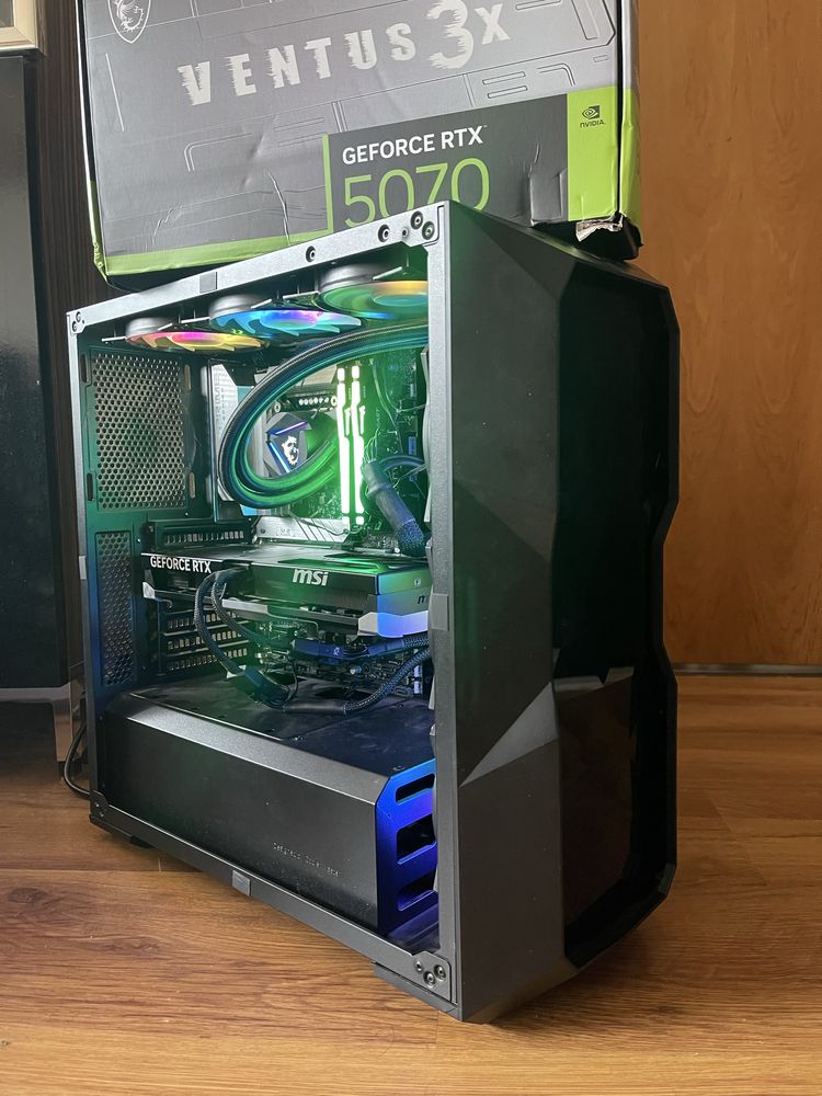 Геймърски компютър/ I7 13700K/Водно/32GB/RTX 5070 12GB GDDR7/2TB SSD