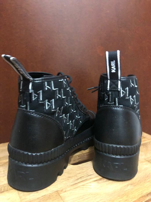 KARL LAGERFELD - Дамски боти с монограми