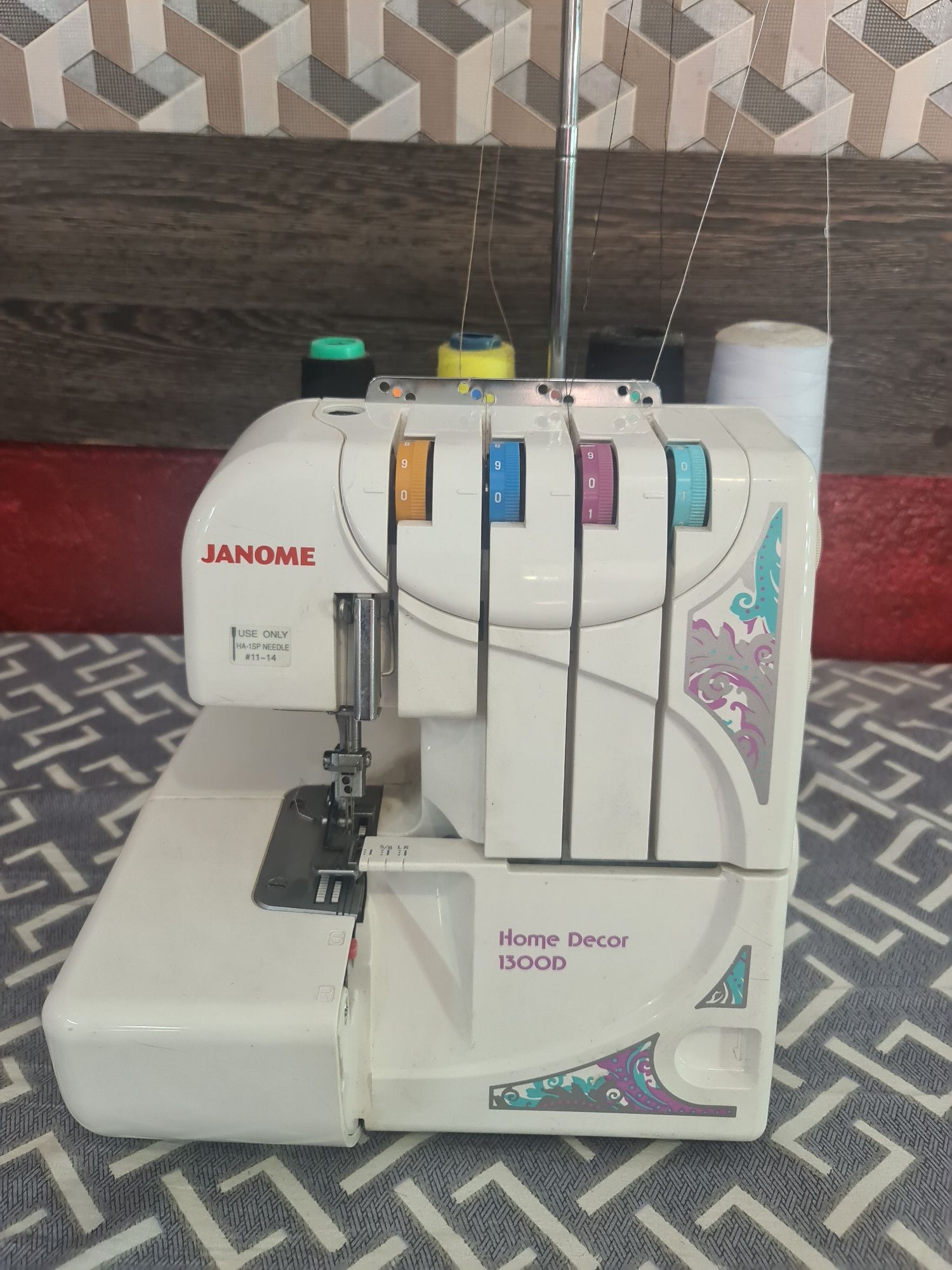 Оверлог JANOME продаю
