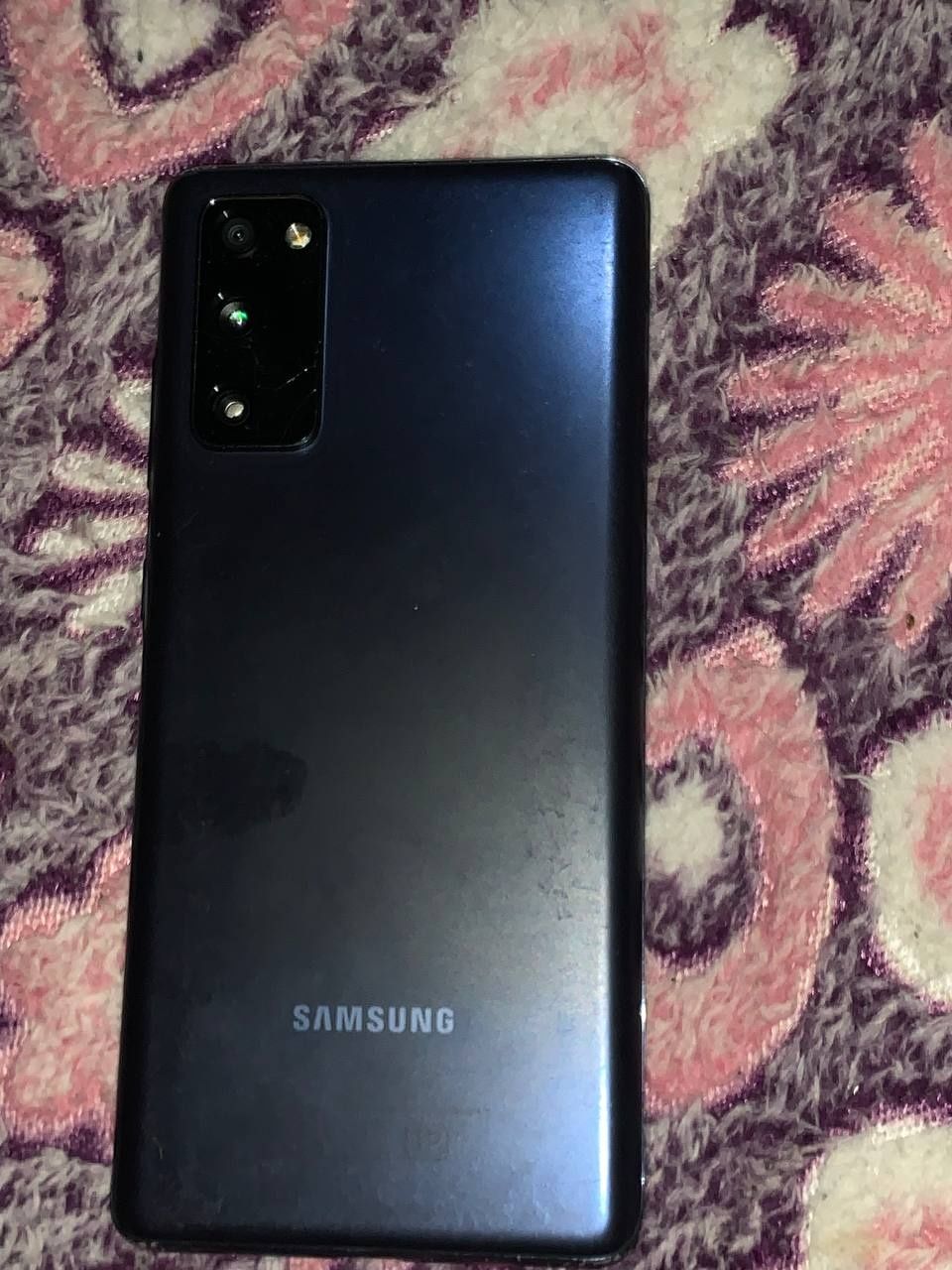 Продам телефон Samsung s20 FE