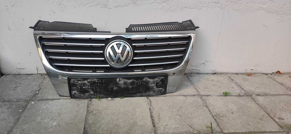 Предна решетка / Маска VW Passat B6 с емблема, хром, за парктроник