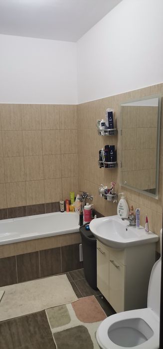 Văd apartament 3 camere