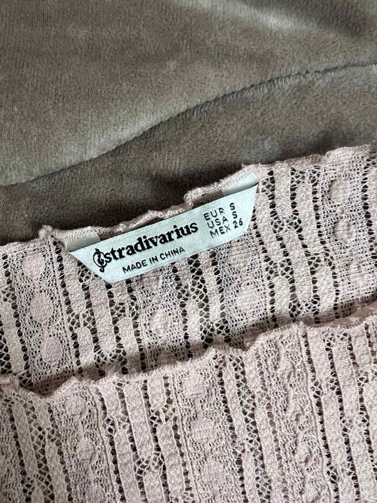 Блузи Stradivarius и HM
