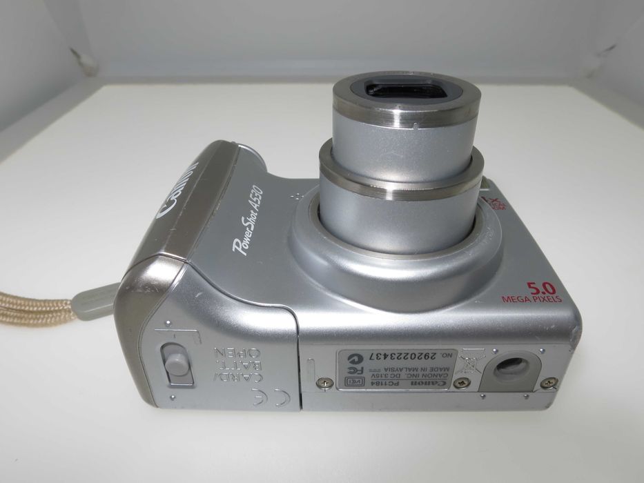 Canon PowerShot A530 ретро дигитален фотоапарат работи и снима отлично