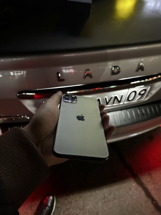 Продам iPhone 11 Pro Max