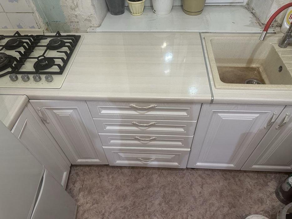 Гарнитура кухни рабочий уголок в комплекте с варочной поверхностью