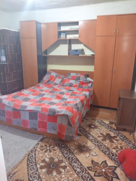 Vând casă în Com.Curtisoara, sat Linia din vale