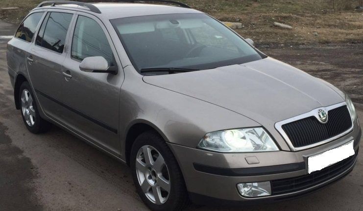 Dezmembrez SkodaOCTAVIA    1,6 TDI TDI din 2011 volan pe stanga