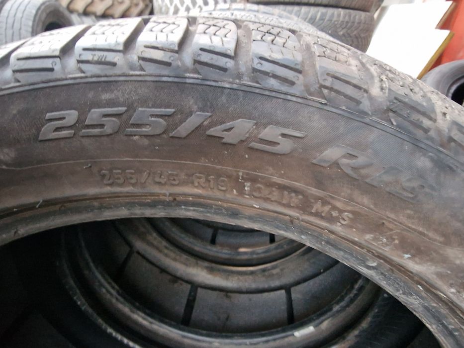 Anvelope 255/45R19 marca Pirelli, DOT 2023,6 mm