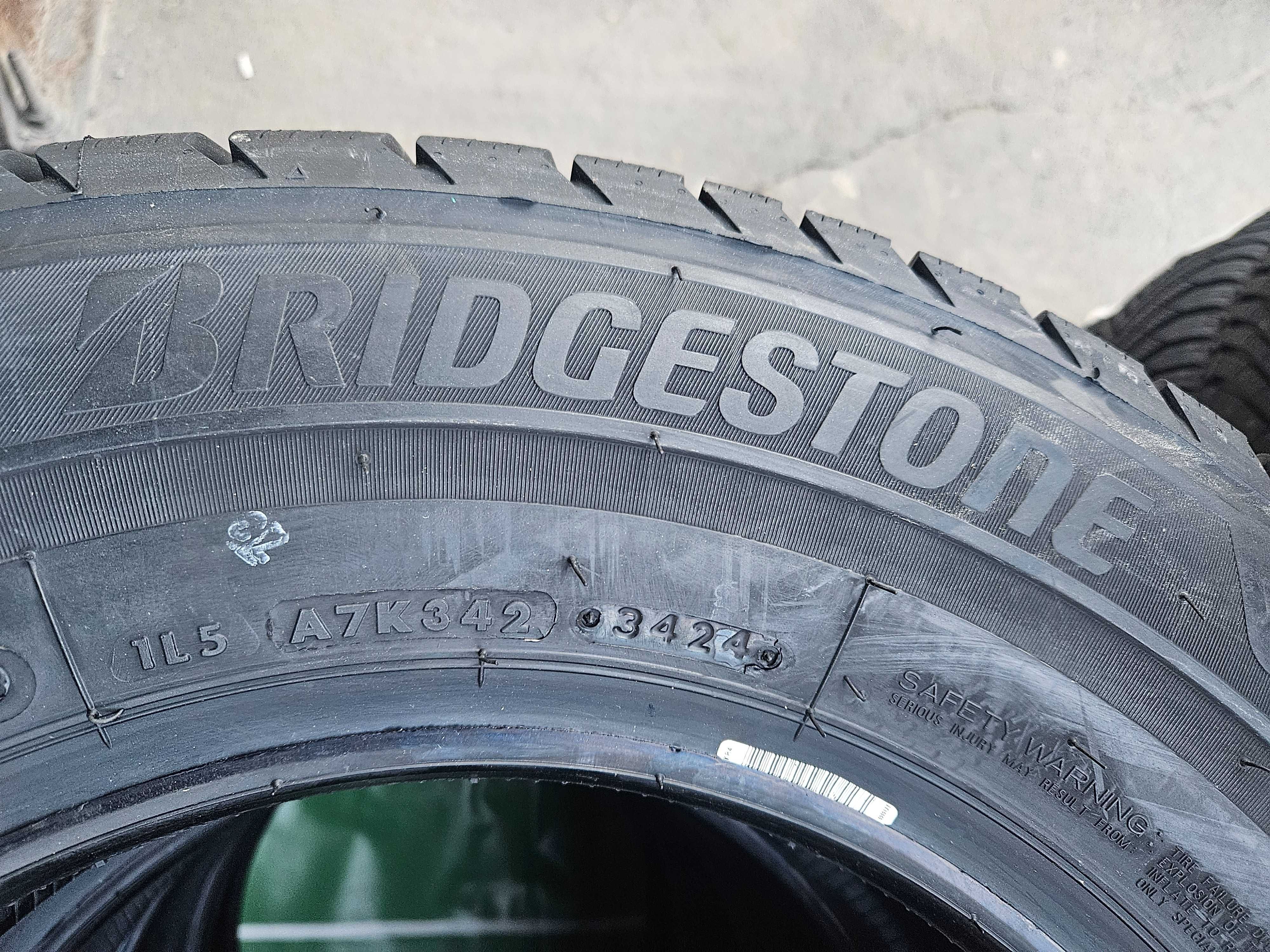 4 Нови бусови гуми 235/65 R16C Bridgestone Duravis VanWinter 121R 10PR