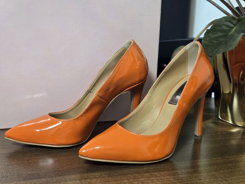 Pantofi din piele