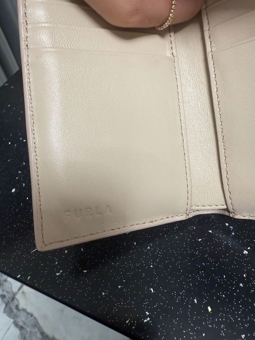 Furla уникален портфейл