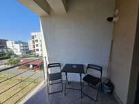 Apartament 2 camere – la doi pași de mare, cu parcare privată