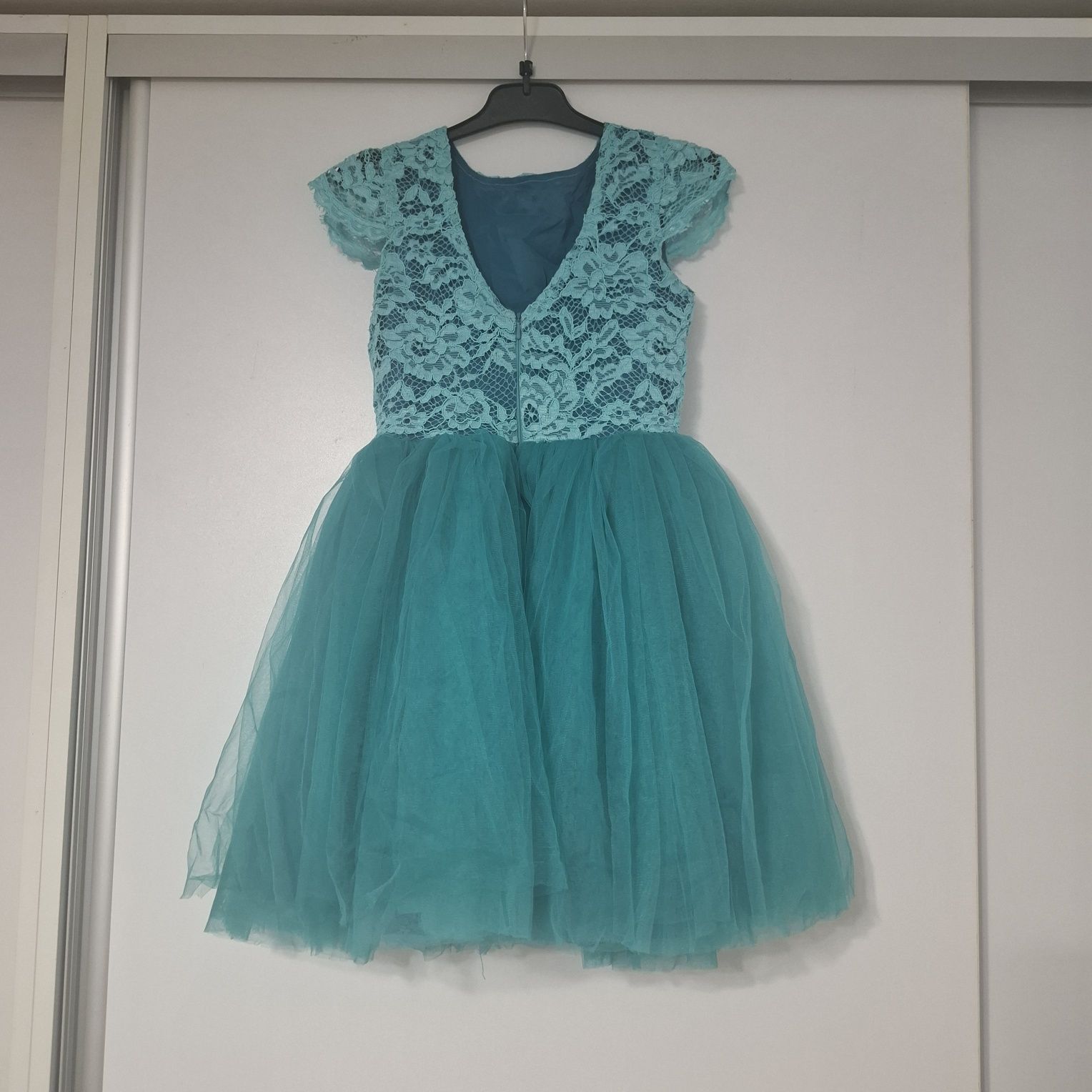 Set 4 ROCHITE OCAZIE/ 2 fustite tulle/1 bluza *6 ani*