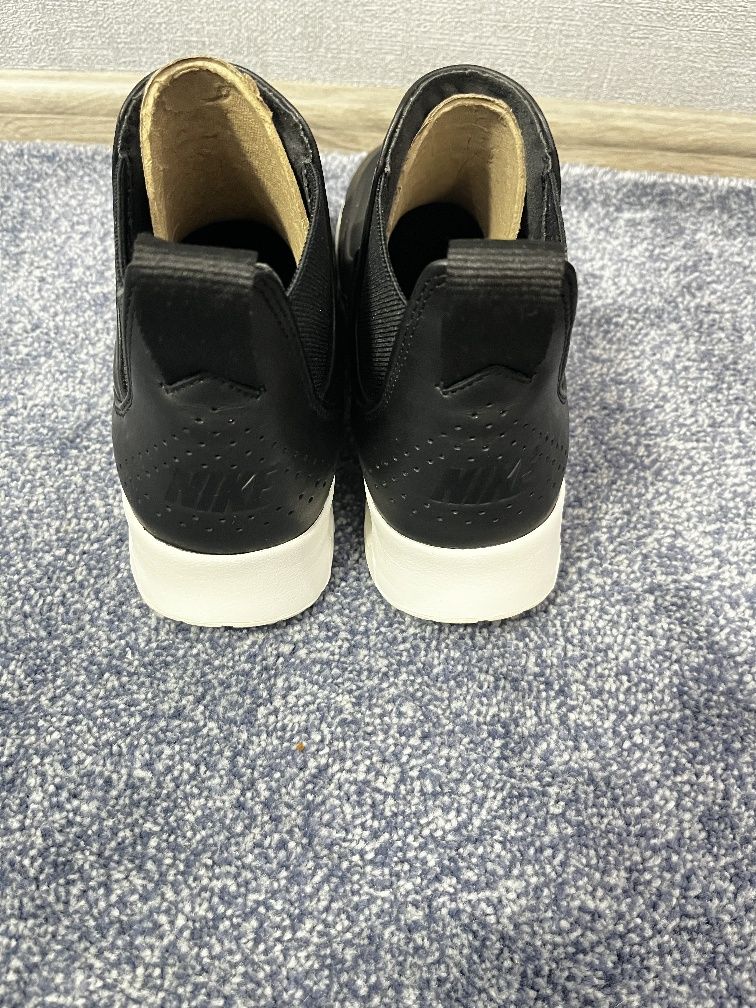 Новые женские кроссовки Nike, размер 37-38, оригинал