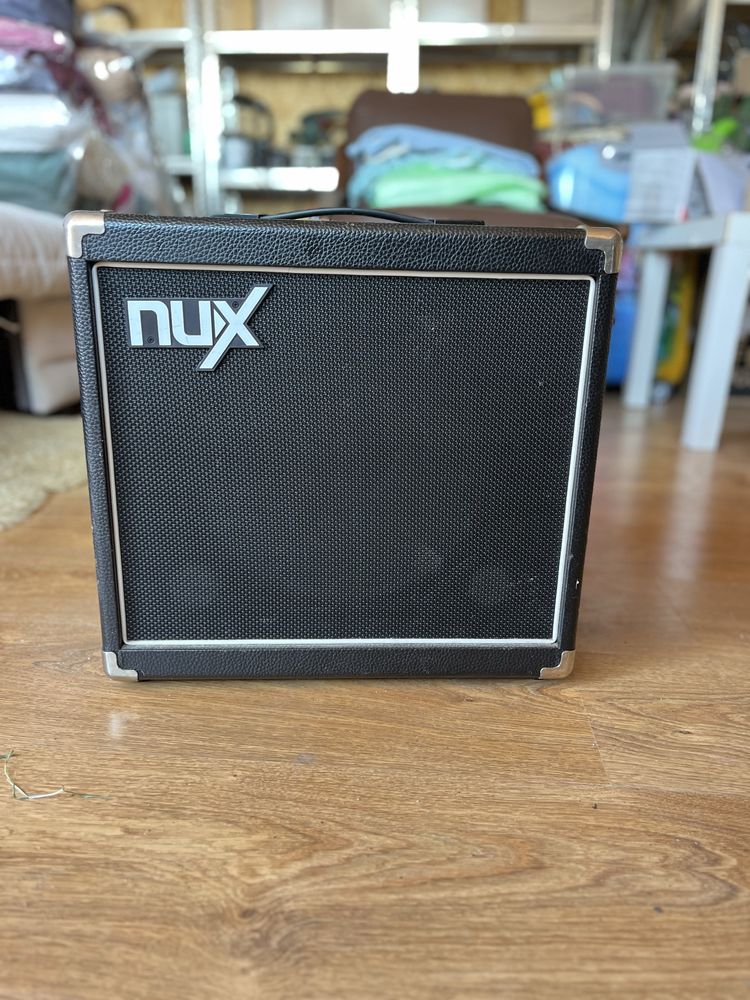 Китарен усилвател Nux Mighty30x с ефекти