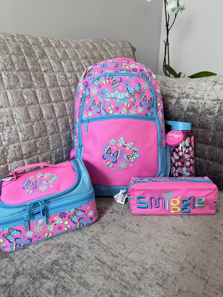 Школьный набор от smiggle