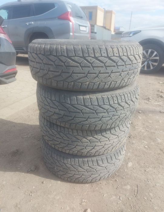 Продам зимние шины на двух 50% шип на двух 40% шип