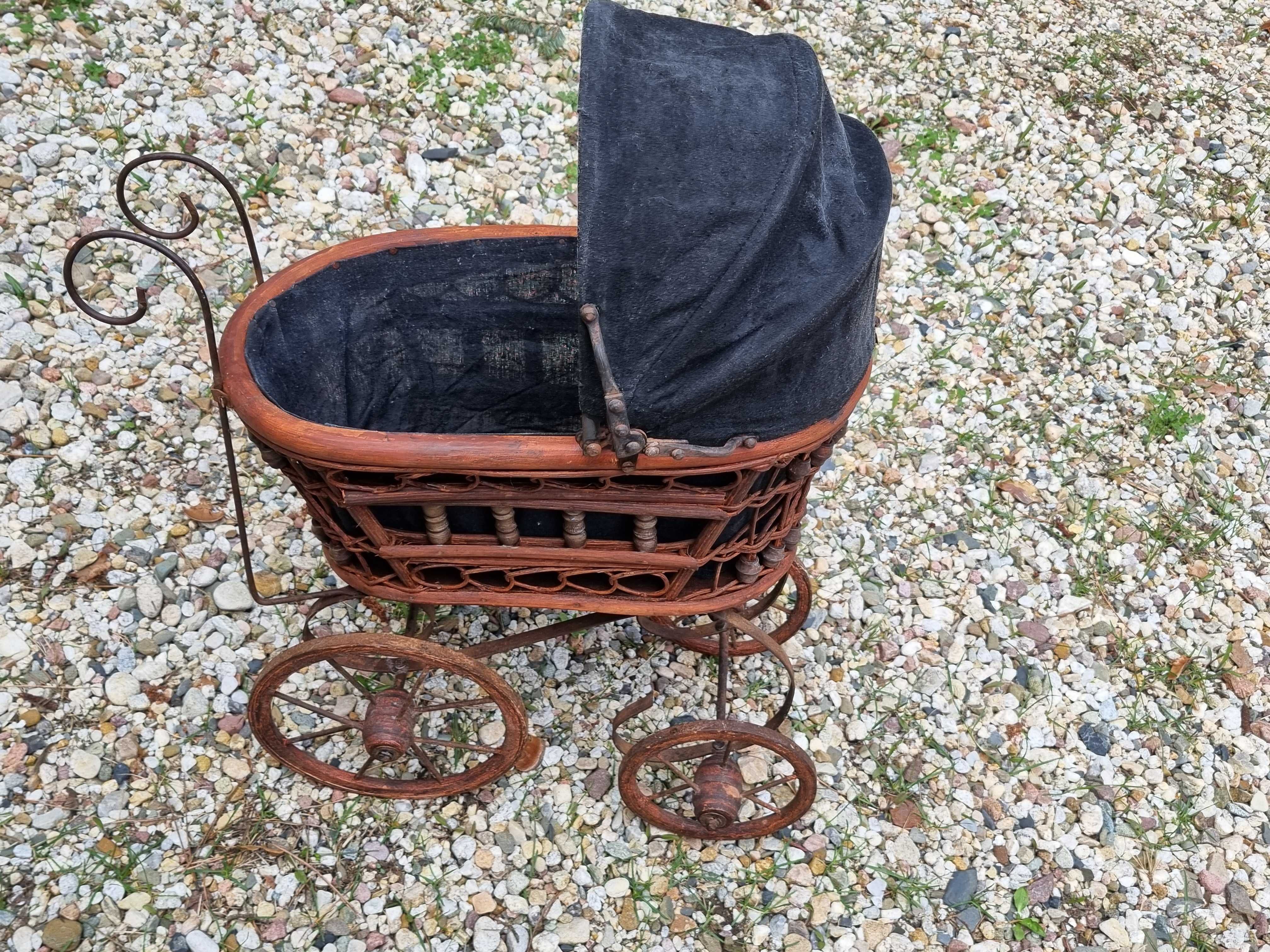 Стара, оригинална и автентична детска количка