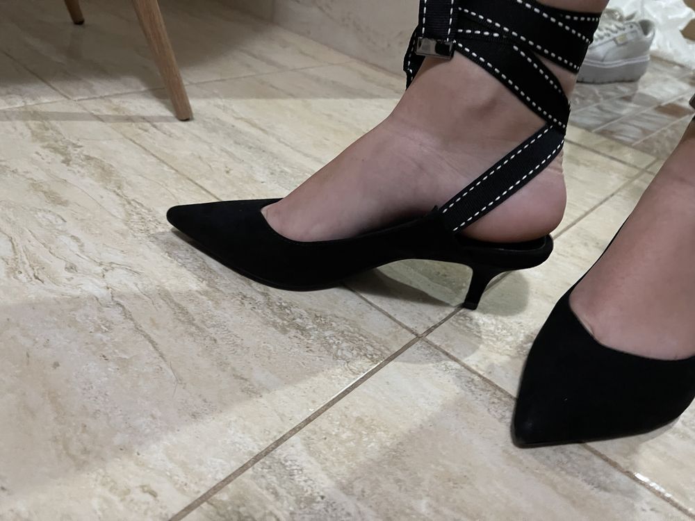 Pantofi Berska cu toc scurt 3 cm negri marimi 36 si 37 noi