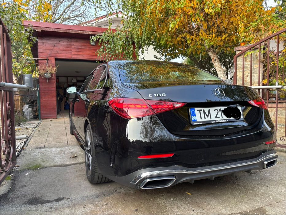 Vând Mercedes C180
