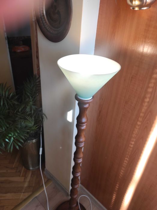 красив дървен лампион