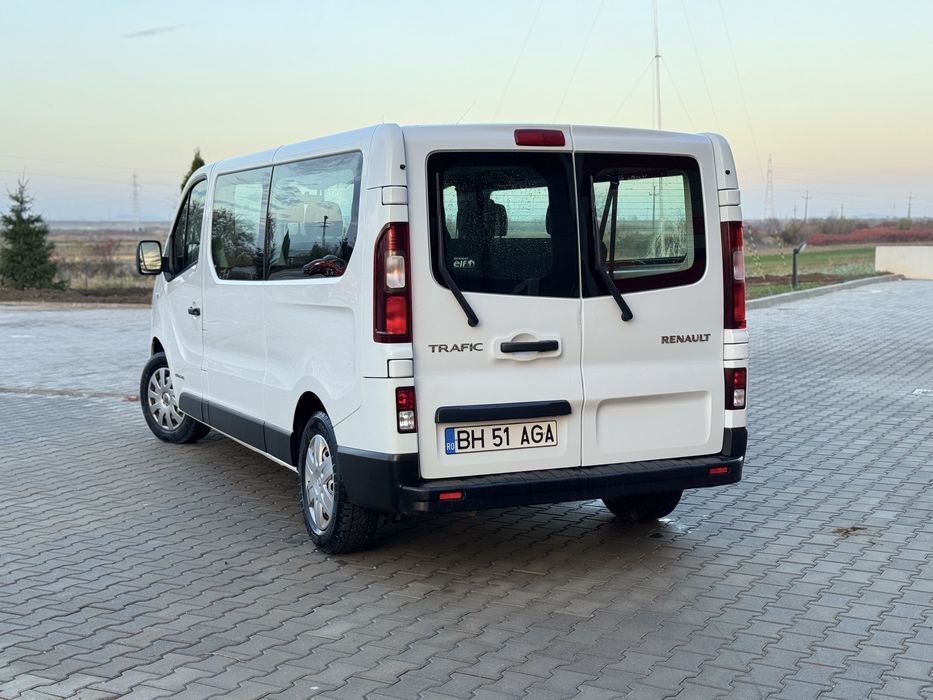 Renault trafic 8+1