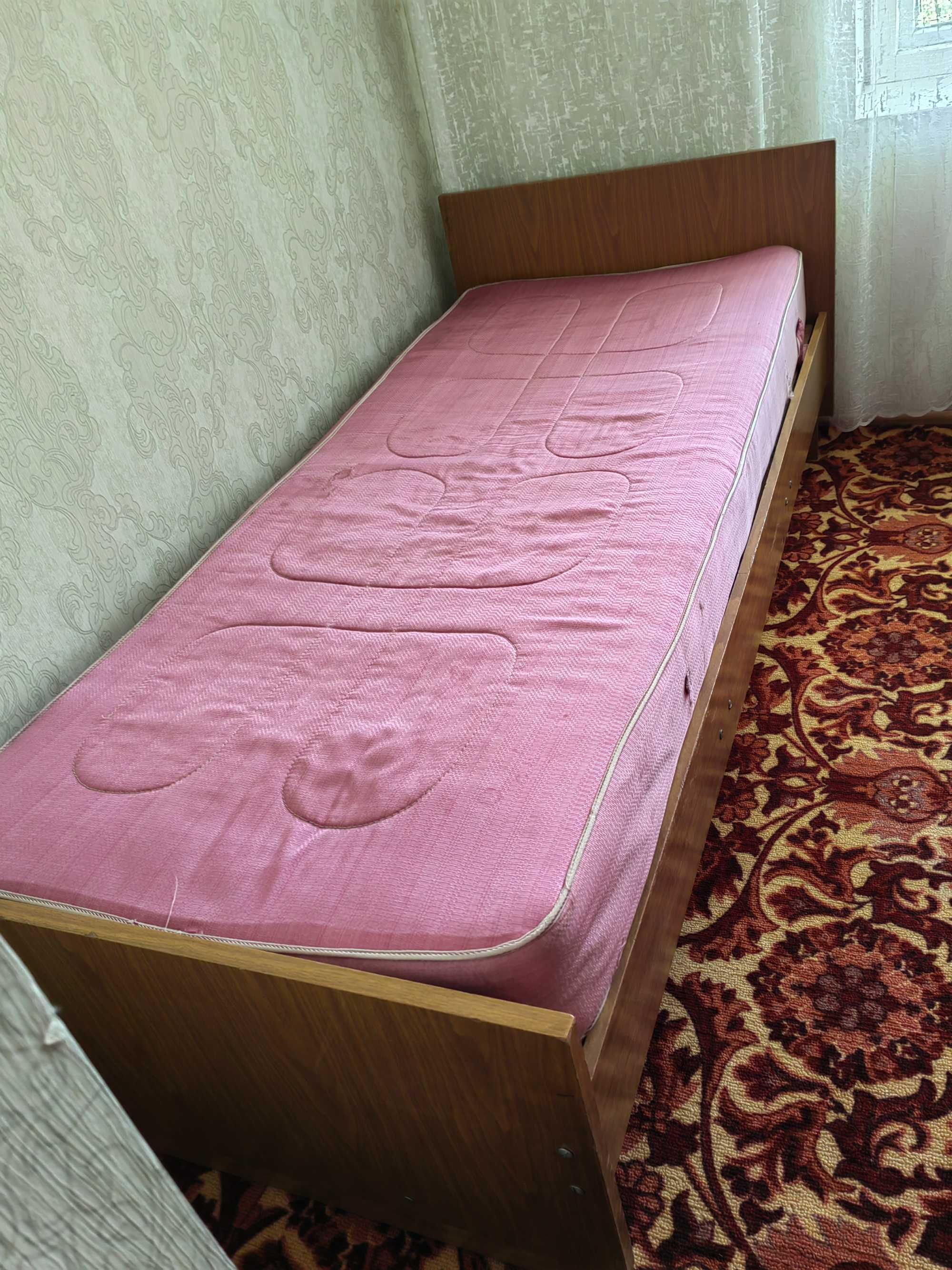 Кровать односпальное
