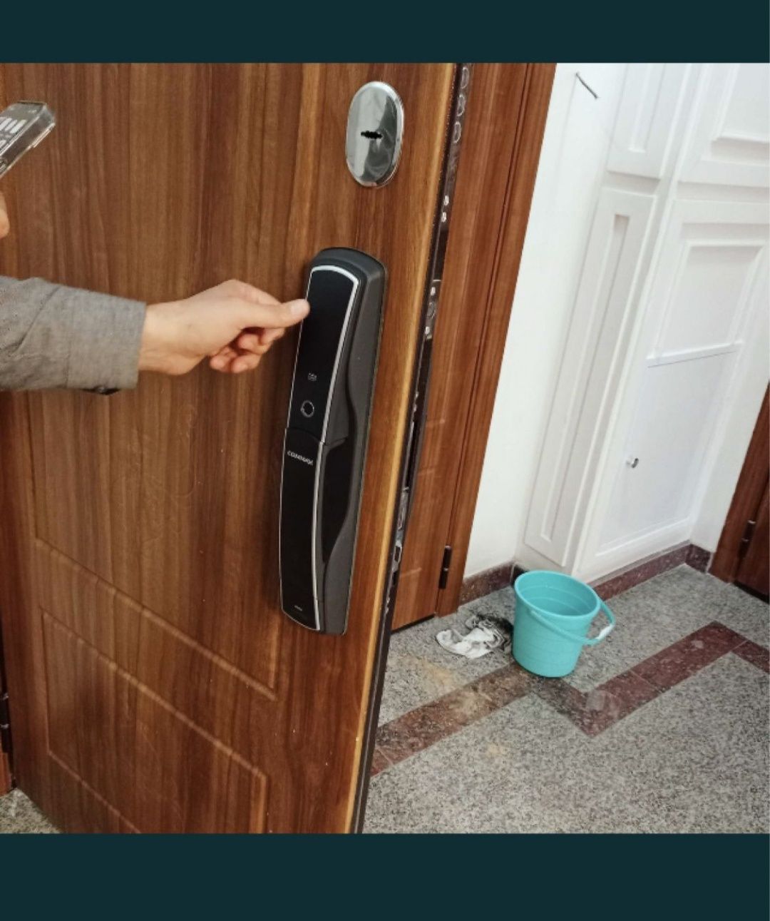 Вскрытие замков Eshik ochish xizmati zamok tamirlash ustanofka elktron