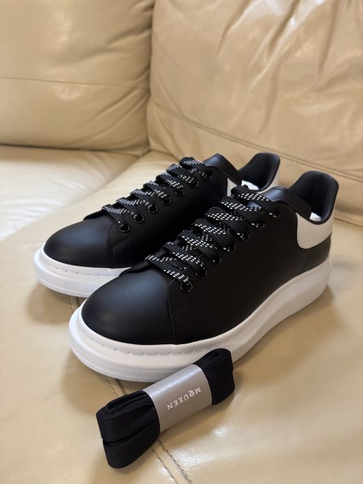 Чисто нови Alexander Mcqueen обувки