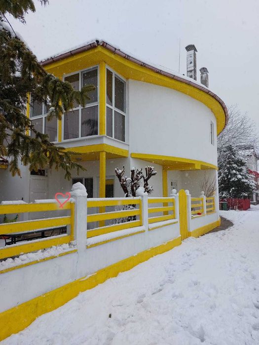 Vila cu ponton la lacul Snagov