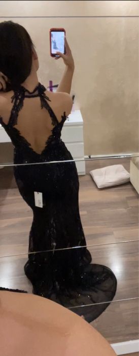 Продавам роклята ми от бала