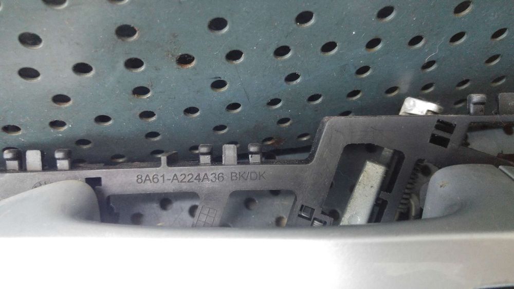 Maner usa dreapta fata ford fiesta 6 cb1 ccn 8a61a224a36