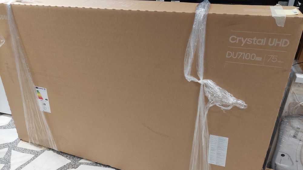 Телевизор Samsung Crystal UHD DU7100 75 inc Нов + Гаранция + Кашон