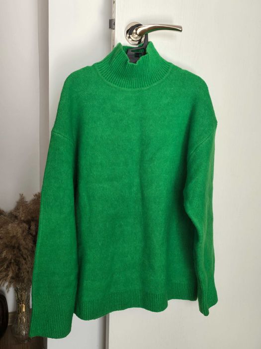 ZARA пуловер в зелено
