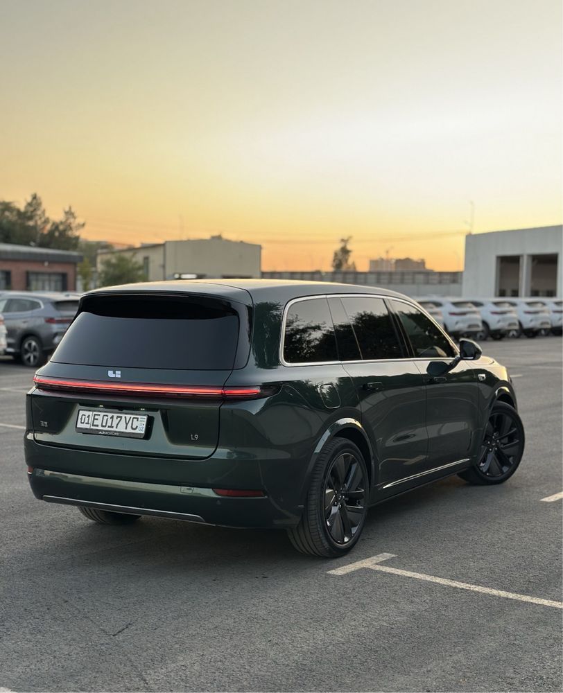 Li 9 Ultra kraska top toza 2024 Yil 22.000 km halol o'zink