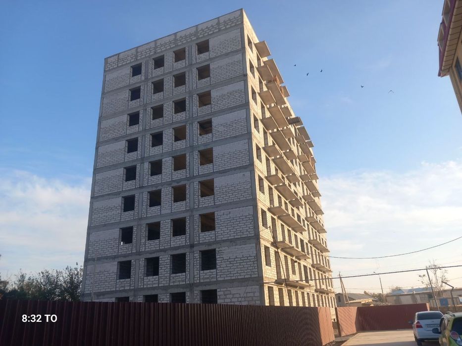 Uy sotiladi.  Srochno!