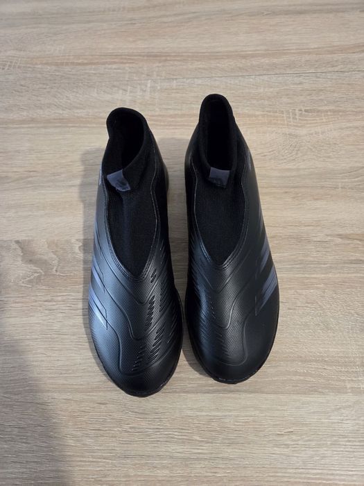 Adidași fotbal Adidas Predator mărimea 40 2/3 – noi, cu cutie,preț 250