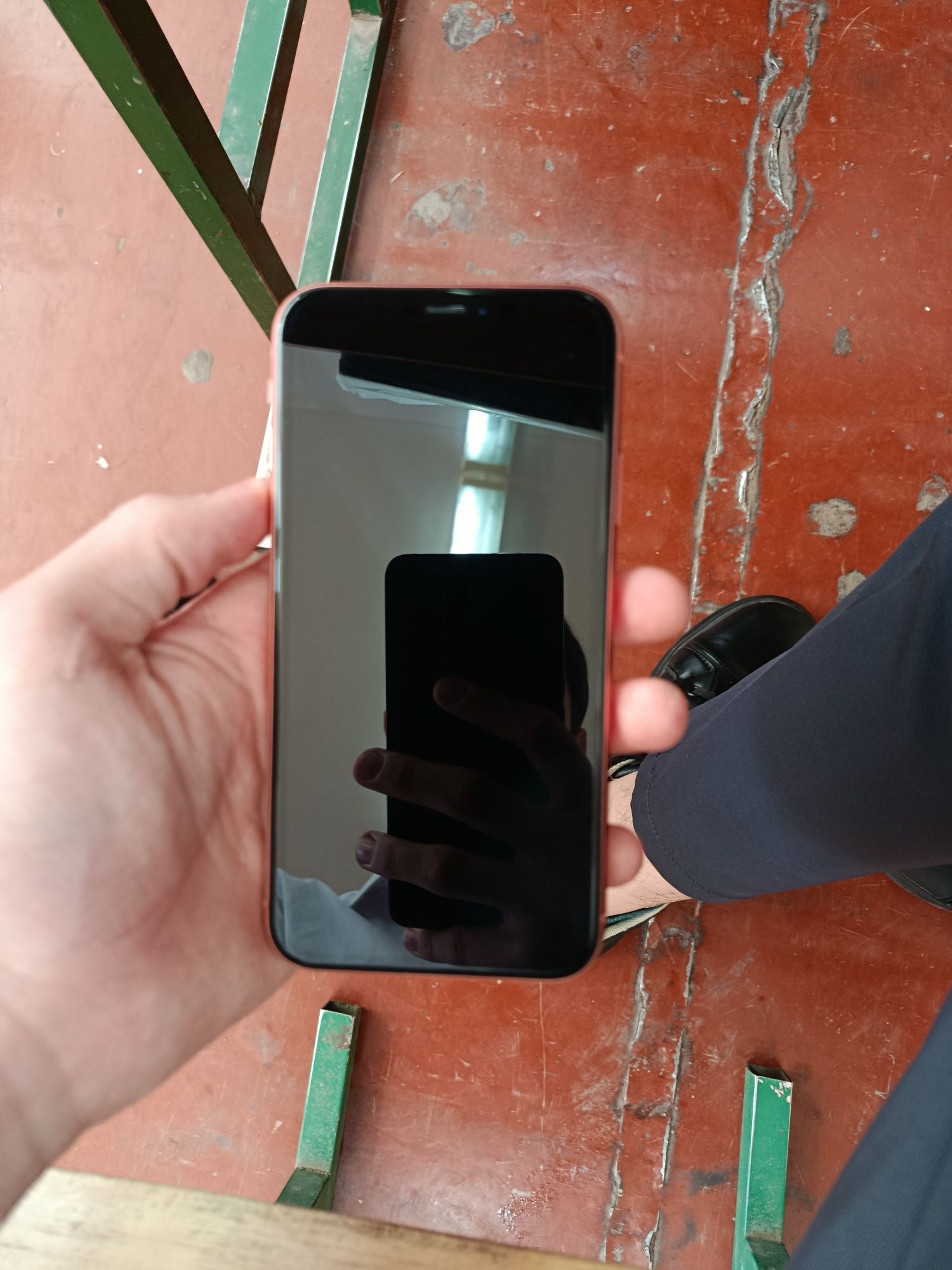 iPhone xr sotiladi