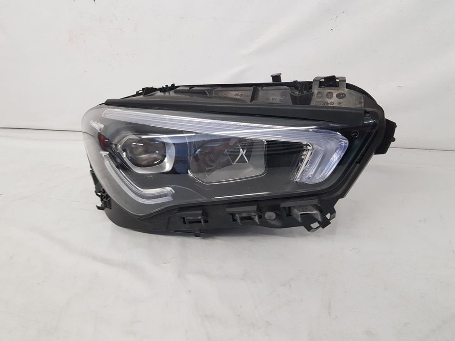 Far dreapta full led Mercedes CLA dupa 2019