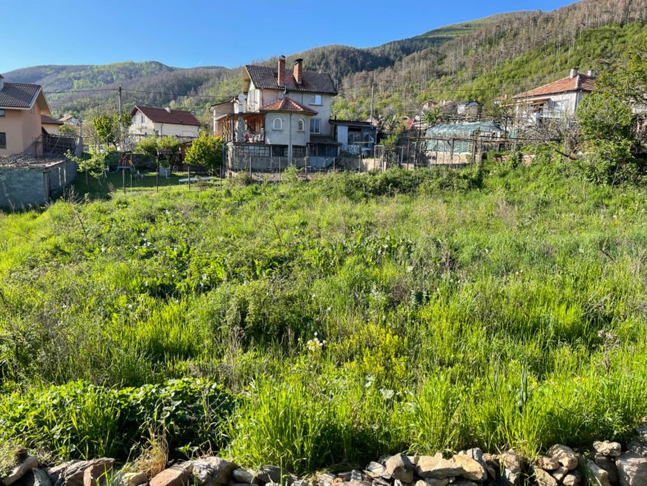 Дава се под наем Парцел в Шипка - 800 кв.м за 55000 € - Снимка #3