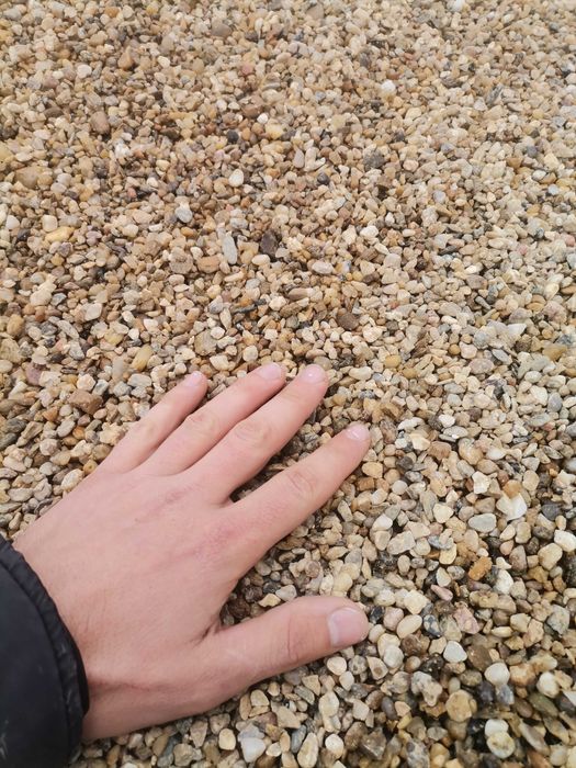 Nisip sort piatra concasata moloz compost Pamant negru pământ nisipos