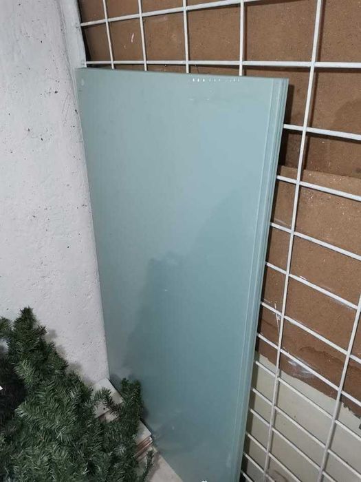 Sticlă securizată mată 72,5x139,5 cm – 6 bucăți, stare foarte bună