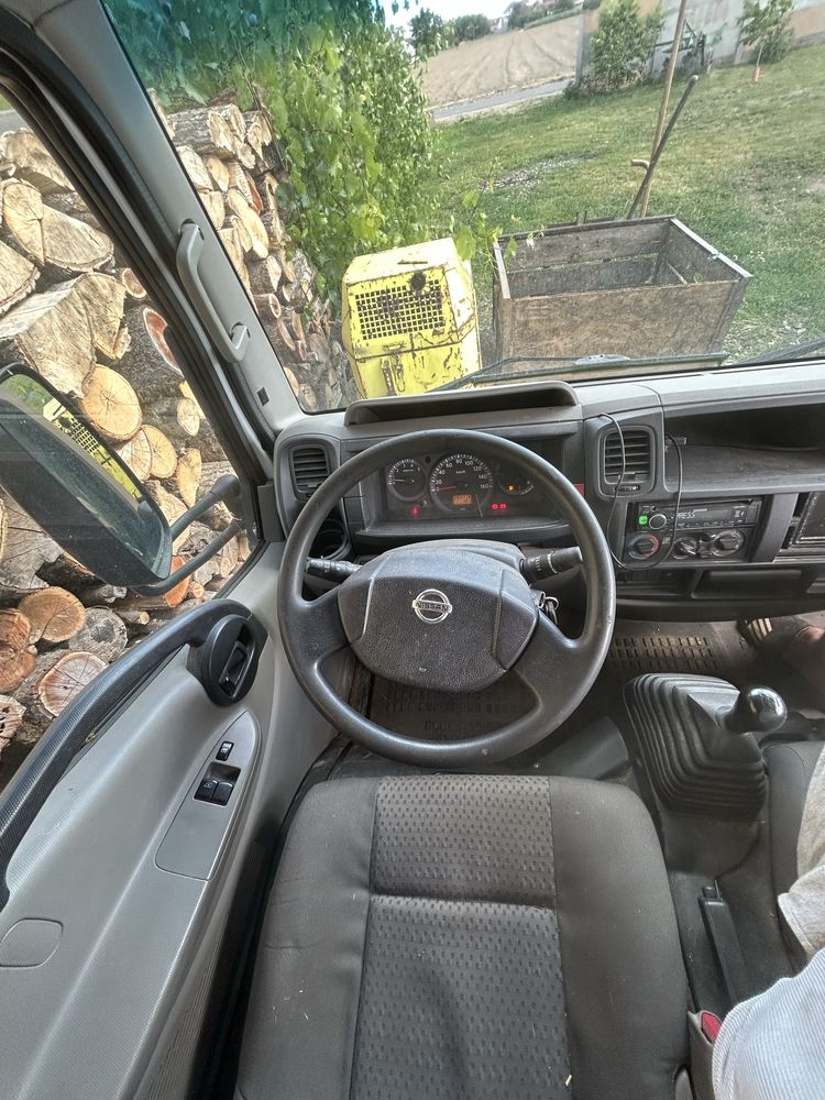 Nissan cabstar.