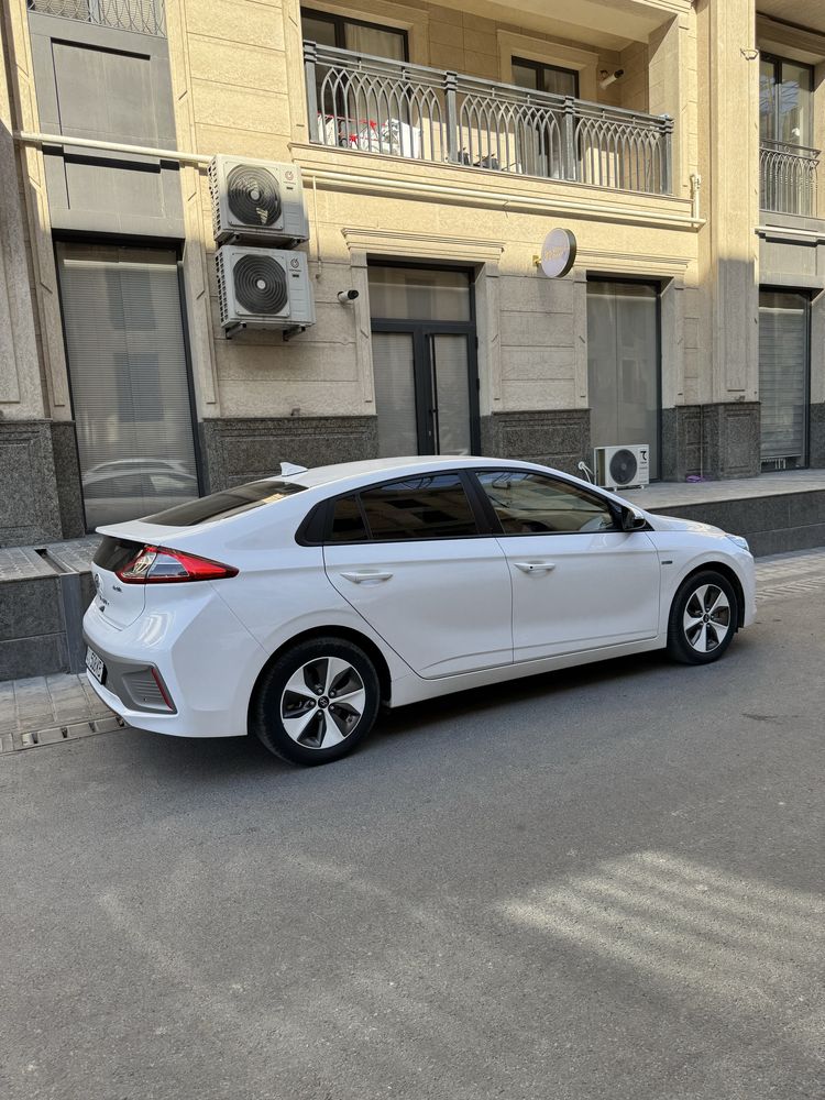 Hyundai ionic electric
