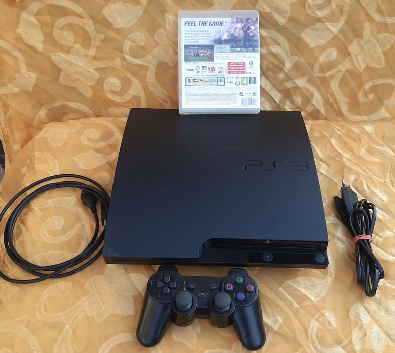 Vând PlayStation 3 slim complet cu fifa 15 în stare bună