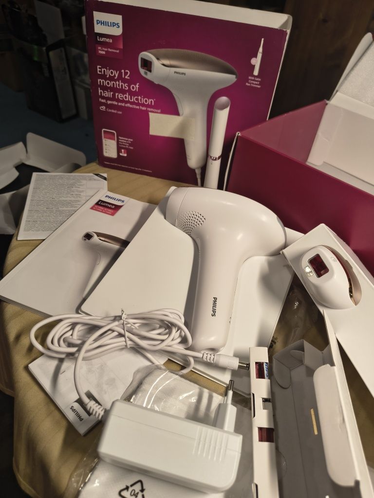 Фотоепилатор Philips Lumea IPL серия 7000 SC1997