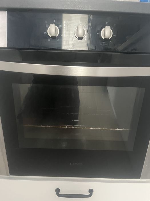Вградена фурна LINO