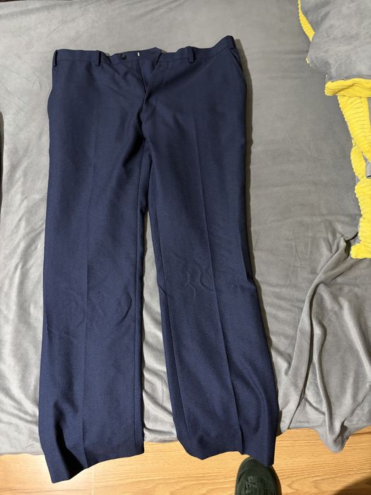 Син мъжки костюм