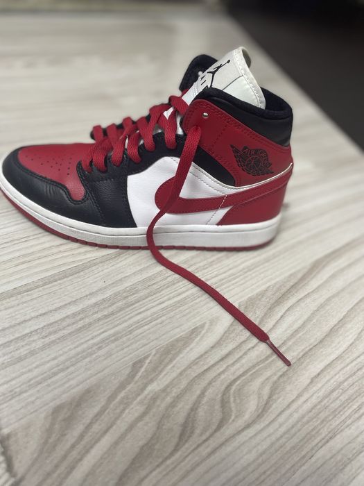 Jordan 1 mid Chicago Toe